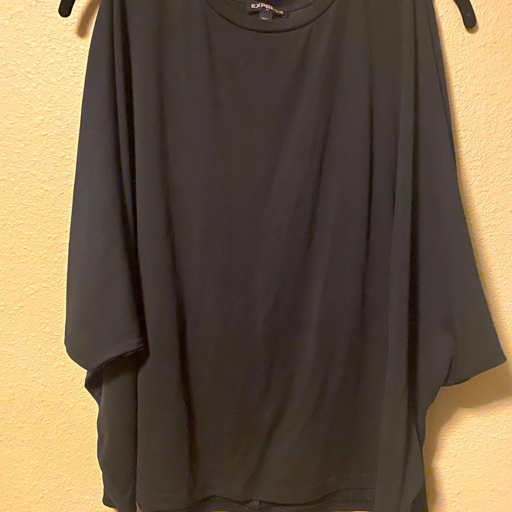 Express 3/4 cold shoulder top